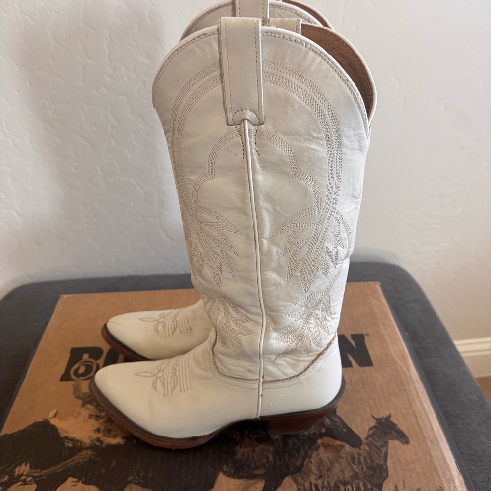 Idyllwind Cream Leather Heeled Boots - Picture 6 of 7